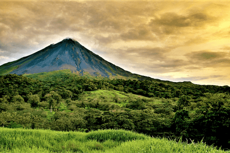 The Arena volcano, one of the most famous sights in Costa Rica.