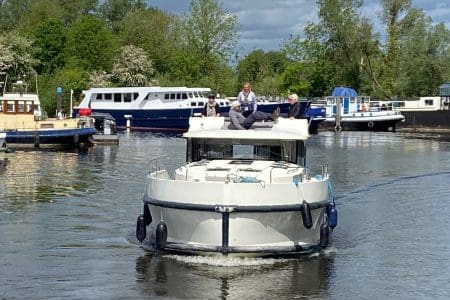 Boat on the Thames Le Boat