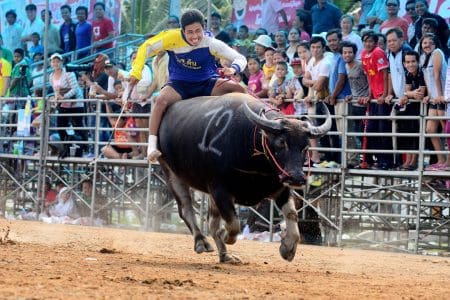 CHONBURI, THAILAND – OCT 7 : the unidentified men control their