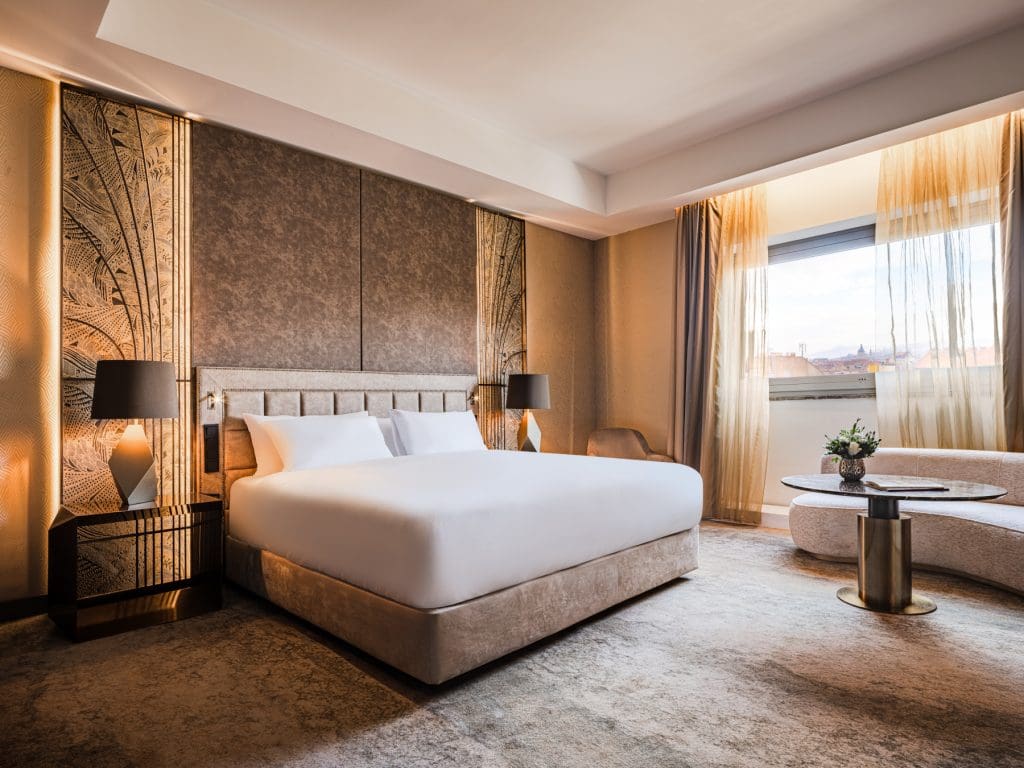 Anantara New York Palace Budapest Hotel bedroom