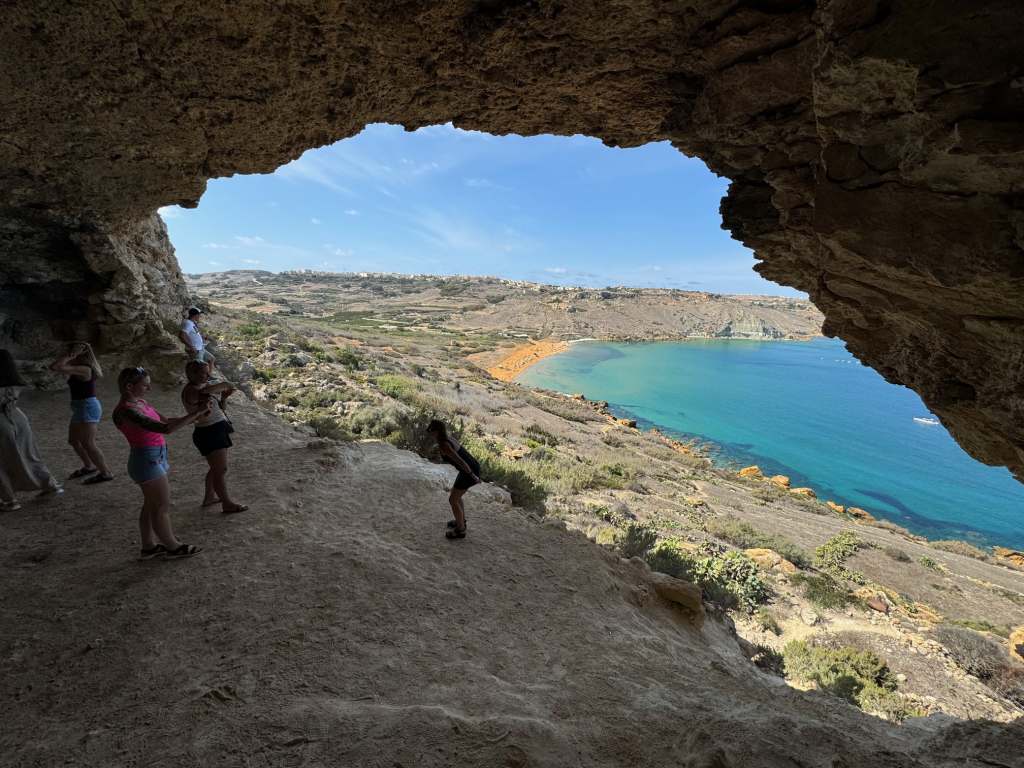 L-Għar tal-Mixta (Mixta Cave)