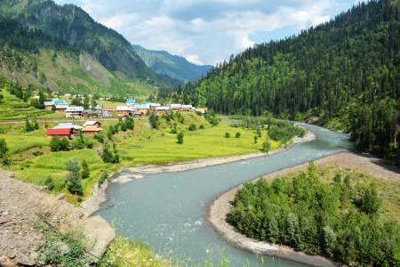 Top 5 Must-Visit Tourist Destinations in Pakistan for 2024