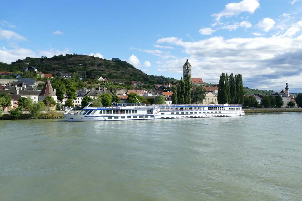 Danube river cruise pexels