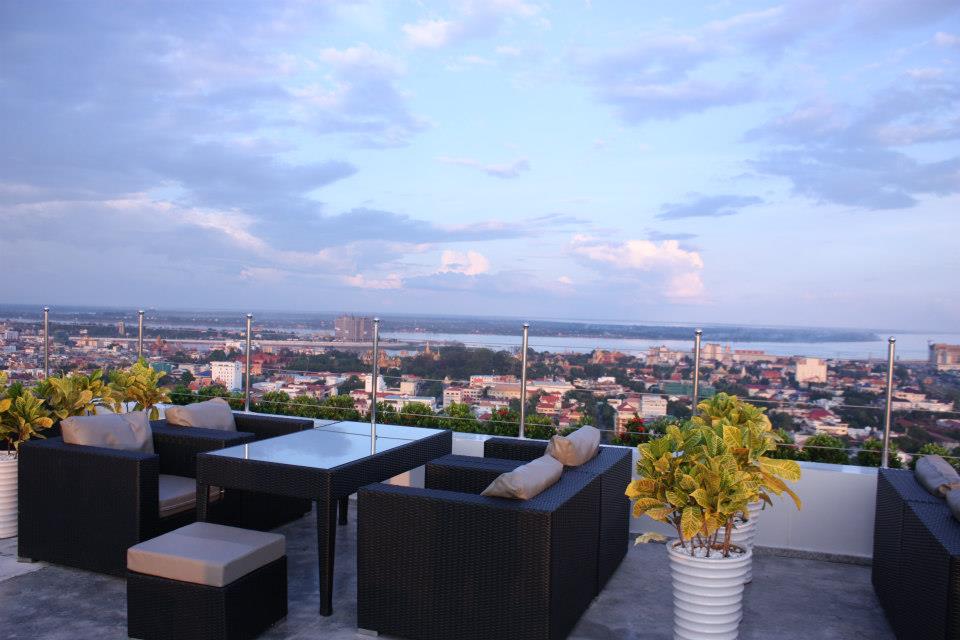 sky bars phnom penh 