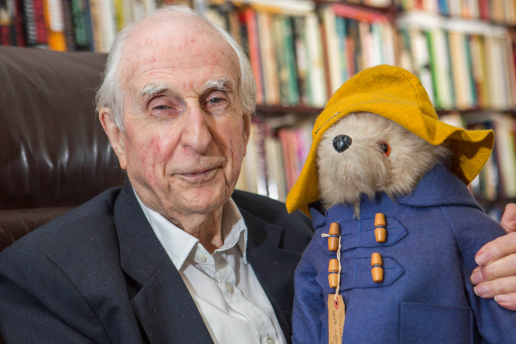 Paddington: The Story of a Bear